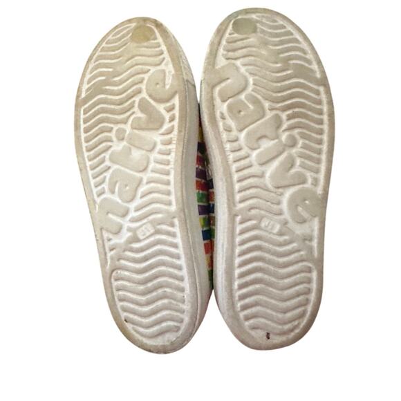 Native Jefferson Sugarlite Shell White/Rainbow Multi Stripe slip-on shoes Size 1 - Picture 6 of 7
